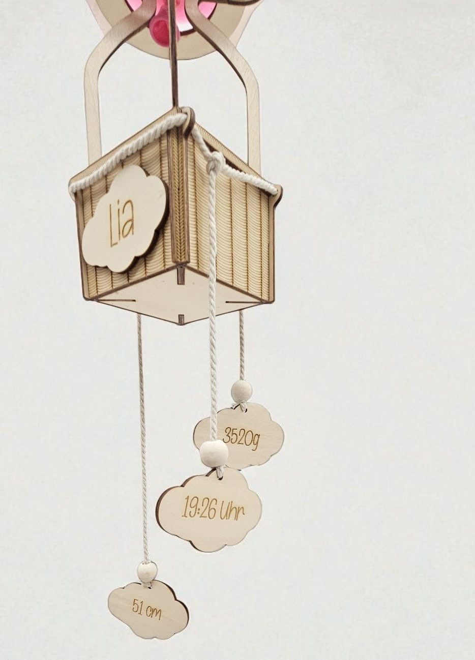 Heißluftballon aus Holz personalisiert - Individuelles Geschenk zur Geburt