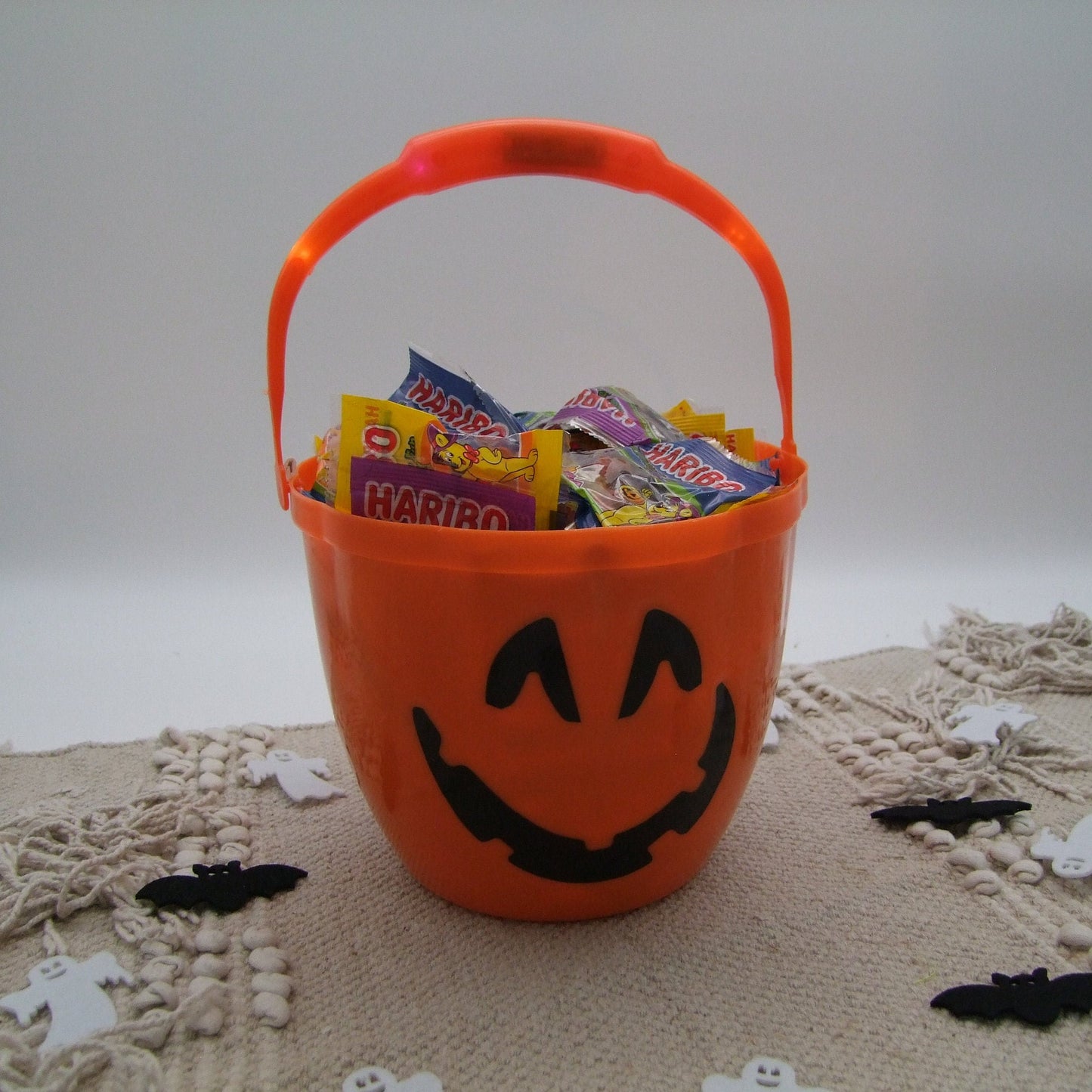 Personalisiere Halloween Eimer mit Name & leuchtendem Griff, Süßigkeiteneimer Kürbis Kinder, Trick or Treat Eimer, Süßes oder Saures