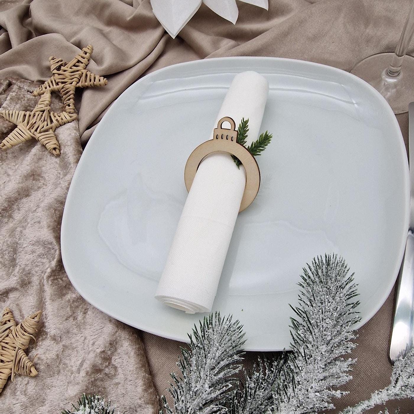 Serviettenring aus Holz, Tisch Accessoire Weihnachten, Weihnachten, Tischdekoration personalisiert, Gravierter Serviettenring, Geburtstag
