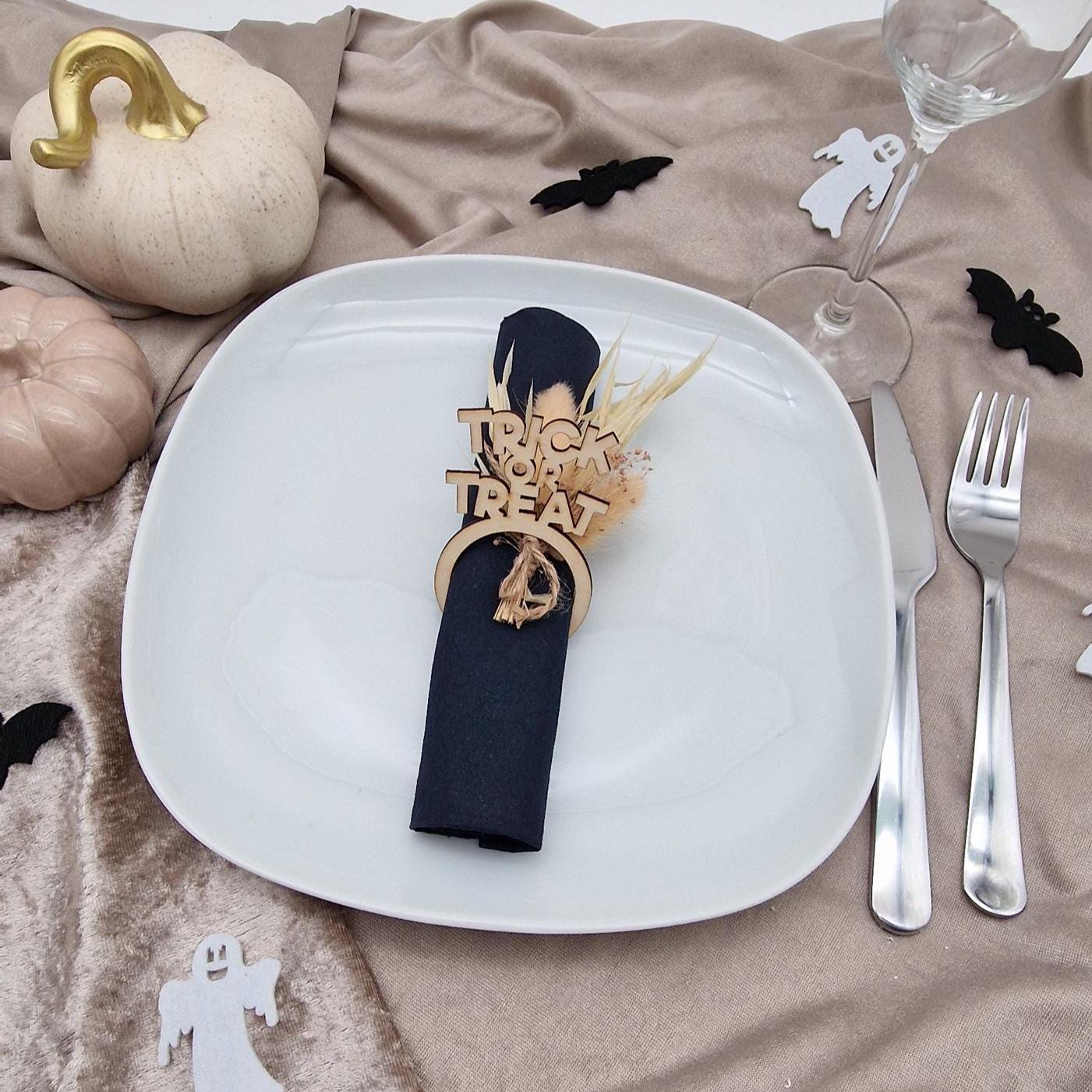 Halloween Serviettenringe Holz 6er Set Tischdeko Halloween Geist Fledermaus Spinne Katze Sarg Trick or Treat Serviettenhalter Herbst Party