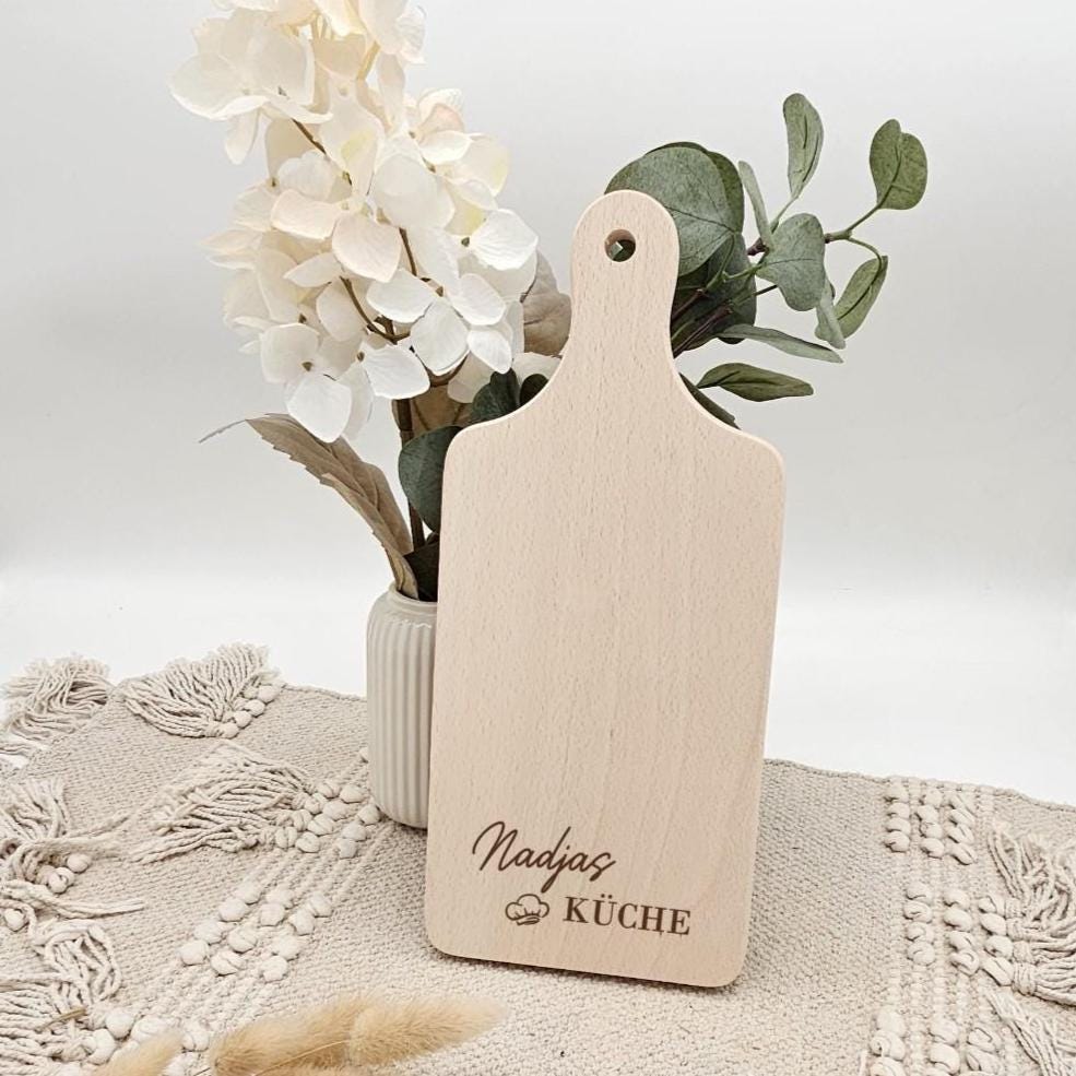 Personalisiertes Frühstücksbrett Küche mit Name | Holzbrettchen Küchen Deko personalisiert | Geschenk zum Einzug Vesperbrett