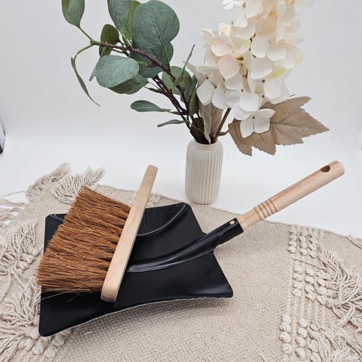 Personalisiertes Kehrset Polterabend Geschenk, Handfeger und Schaufel mit Gravur Namen, Hochzeitsgeschenk