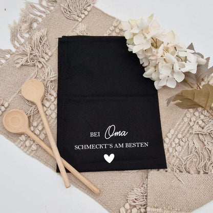 Personalisiertes Geschirrtuch Oma, Bei Oma schmeckt’s am besten, Geschenk für Oma Küche Baumwolle