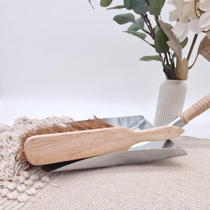 Personalisiertes Kehrset Polterabend Geschenk, Handfeger und Schaufel mit Gravur Namen, Hochzeitsgeschenk