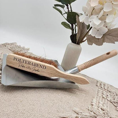 Personalisiertes Kehrset Polterabend Geschenk, Handfeger und Schaufel mit Gravur Namen, Hochzeitsgeschenk
