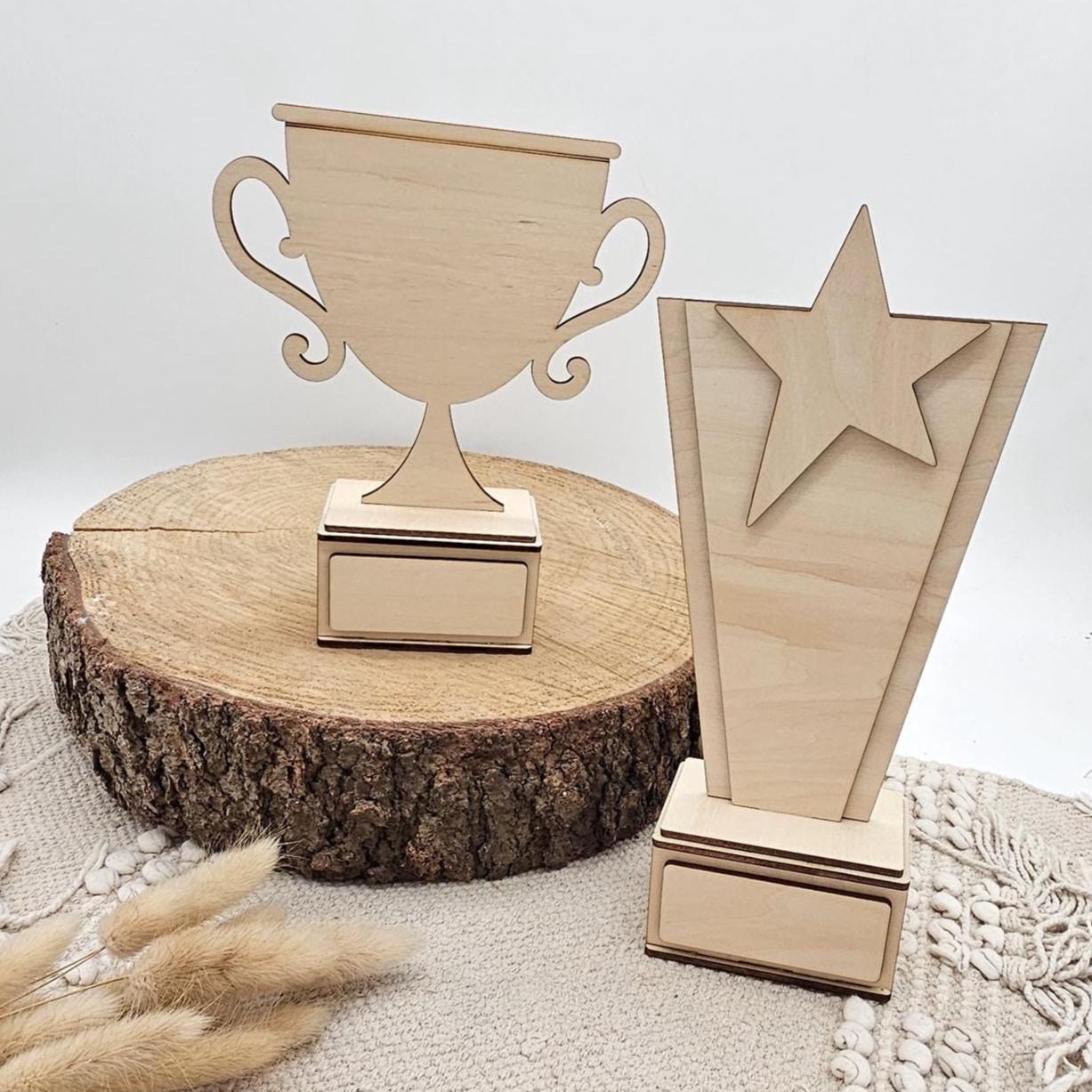 Personalisiertes Holz Pokal Geschenk Beste Mama Award, Muttertag Trophäe mit Name, Holzdeko Aufsteller