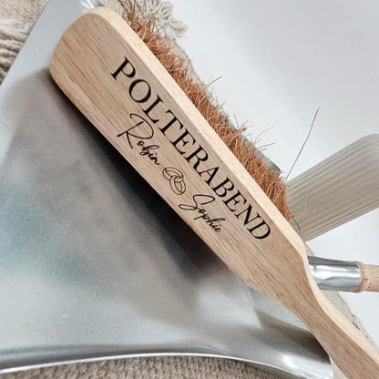 Personalisiertes Kehrset Polterabend Geschenk, Handfeger und Schaufel mit Gravur Namen, Hochzeitsgeschenk