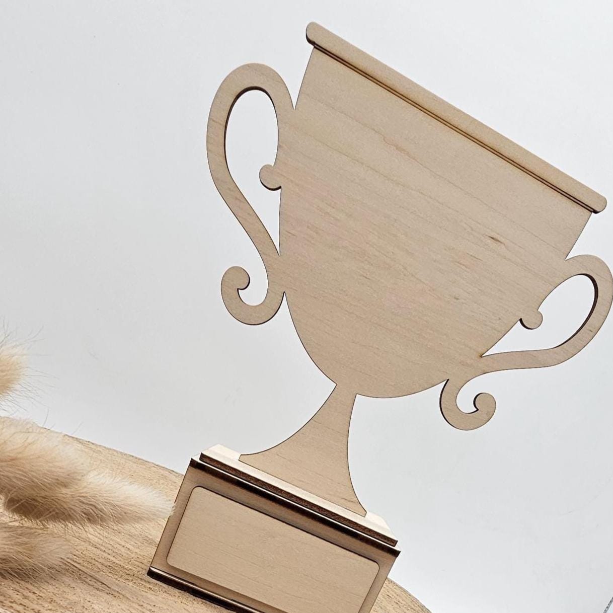 Personalisiertes Holz Pokal Geschenk Beste Mama Award, Muttertag Trophäe mit Name, Holzdeko Aufsteller