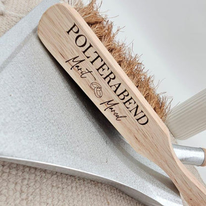 Personalisiertes Kehrset Polterabend Geschenk, Handfeger und Schaufel mit Gravur Namen, Hochzeitsgeschenk