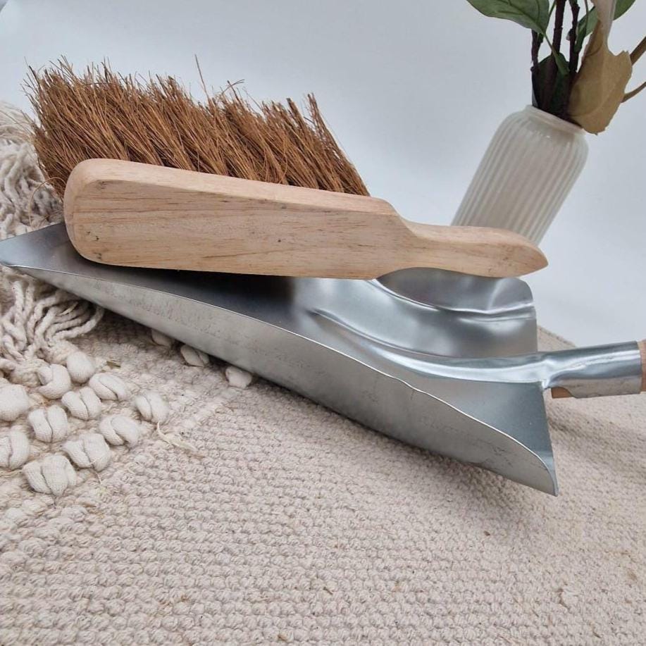 Personalisiertes Kehrset Polterabend Geschenk, Handfeger und Schaufel mit Gravur Namen, Hochzeitsgeschenk