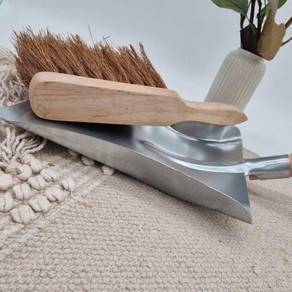 Personalisiertes Kehrset Polterabend Geschenk, Handfeger und Schaufel mit Gravur Namen, Hochzeitsgeschenk