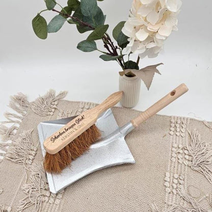 Personalisiertes Kehrset Polterabend, Scherben bringen Glück Handfeger, Hochzeitsgeschenk mit Gravur Namen