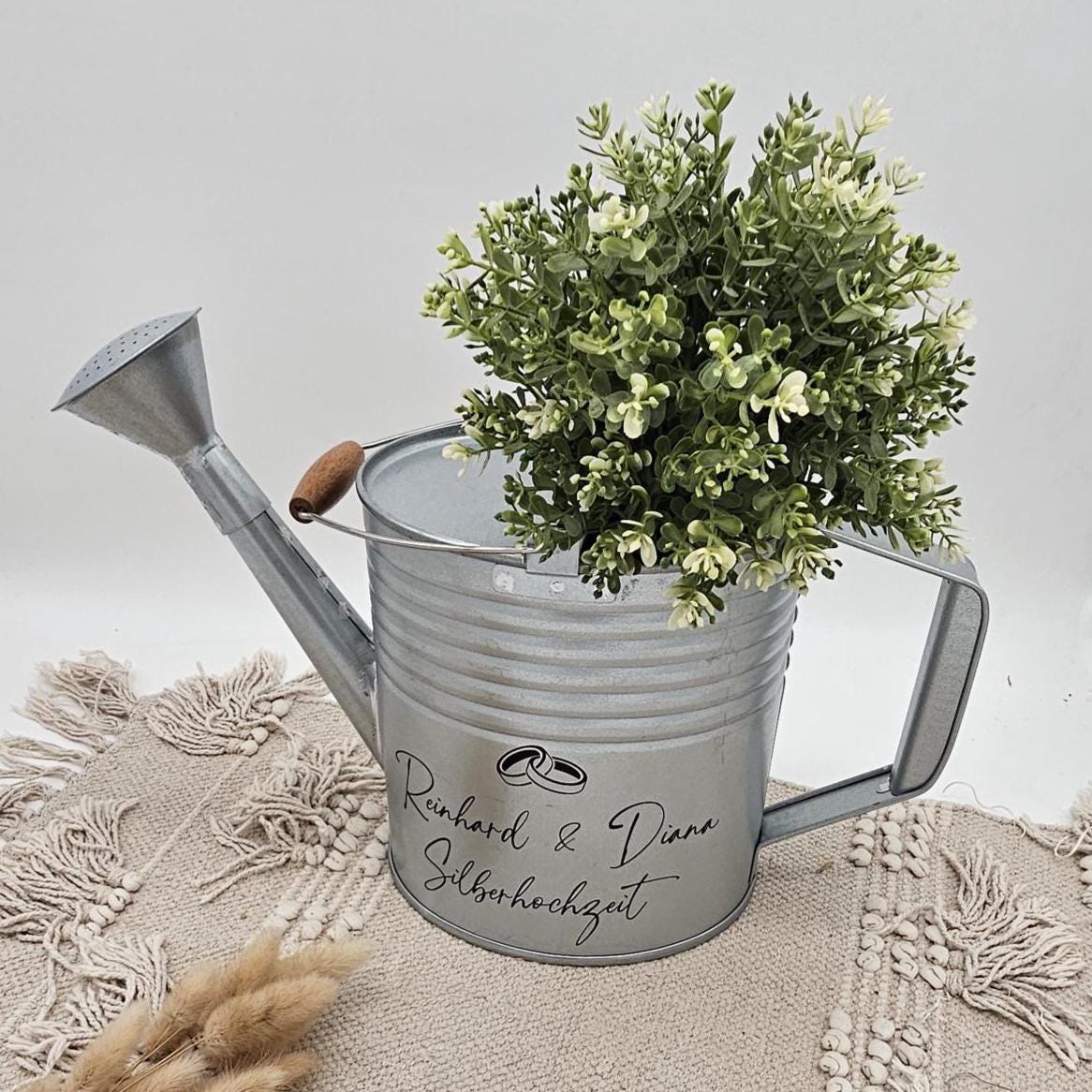 Personalisierte Gießkanne zur Silberhochzeit – Geldgeschenk 25 Jahre – Zinkgießkanne mit Namen & Datum – Geschenkidee Gartenhochzeit