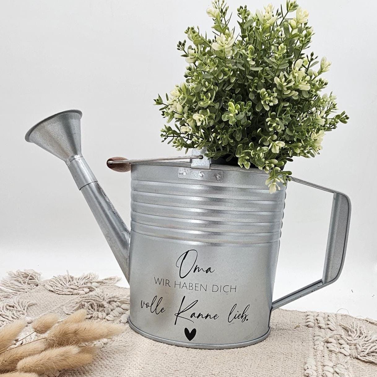 Personalisierte Gießkanne mit Wunschname | Wir haben dich volle Kanne lieb | Geschenk für Mama Oma Opa Papa | Zinkkanne Muttertag Vatertag
