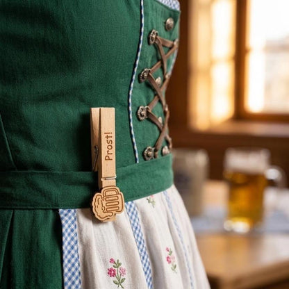 Wäscheklammern Oktoberfest Holz mit Motiven | Trachten Klammern Namensschild Dirndl Lederhose | Oktoberfest Deko Tischdeko Anstecker