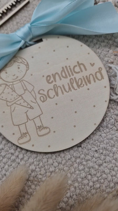 Personalisierter Anhänger Schultüte endlich Schulkind