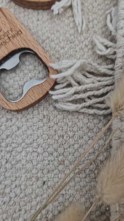 Flaschenöffner mit Schlüsselanhänger aus Holz, Mitarbeitergeschenk