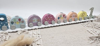 Geburtstagszug Holz personalisiert Bunt