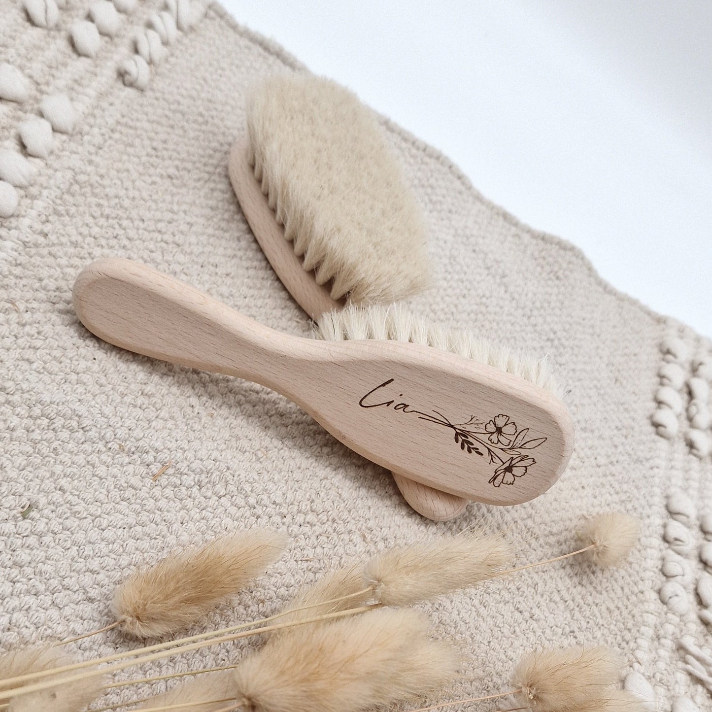 Personalisierte Baby-Haarbürste aus Holz