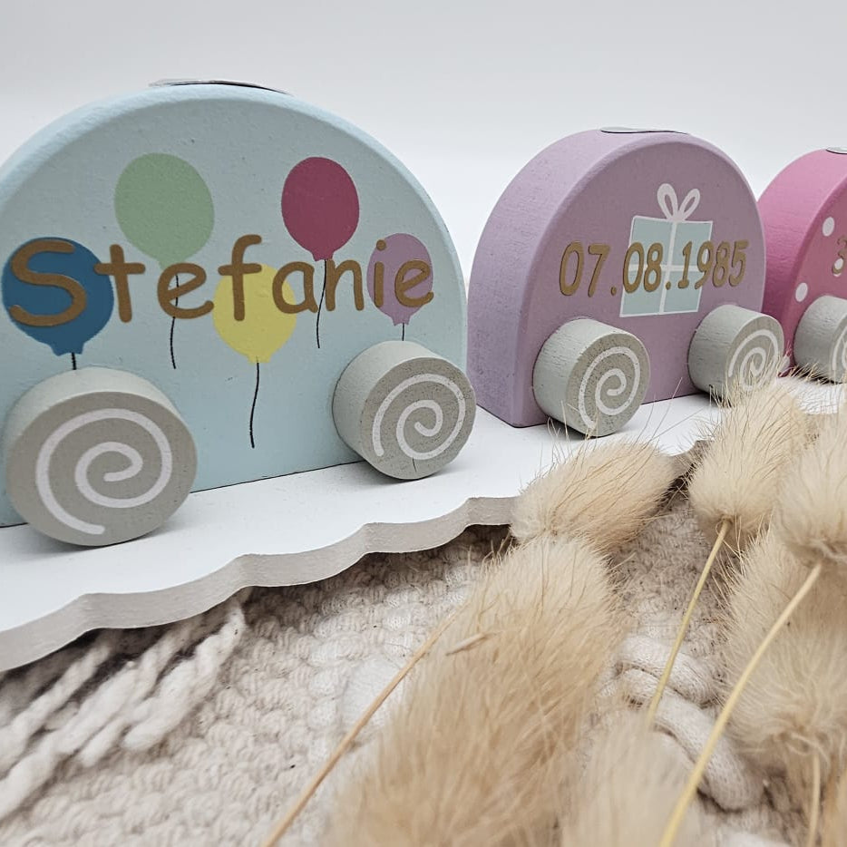 Geburtstagszug Holz personalisiert Bunt